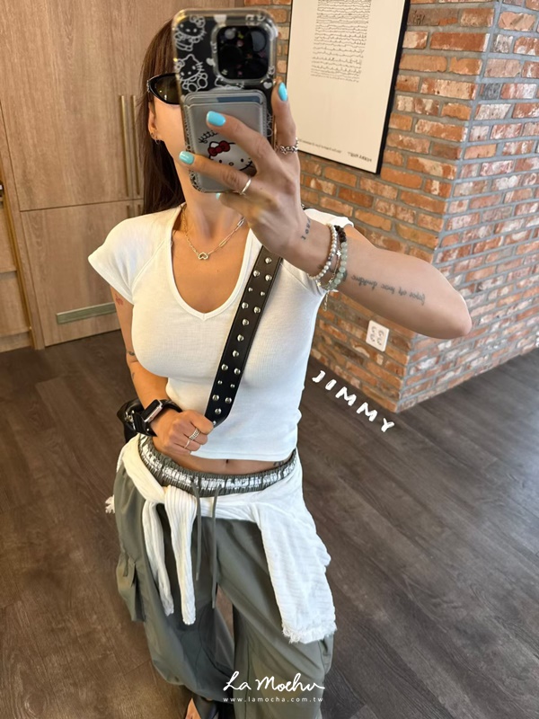 美式低U領顯瘦上衣
